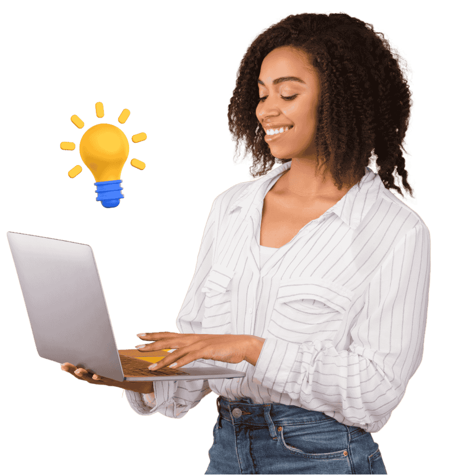 Femme souriante avec ordinateur